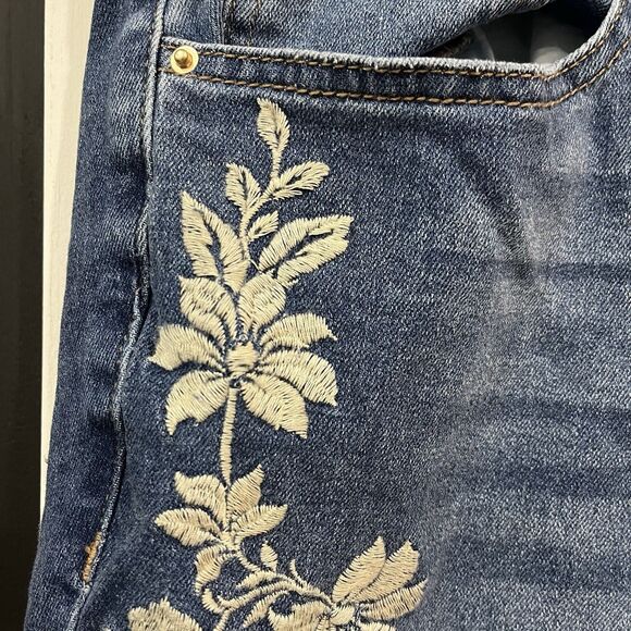 Nanette Lepore Belle High Rise Bootcut Jeans Floral Embroidery Size 16W - Picture 5 of 15